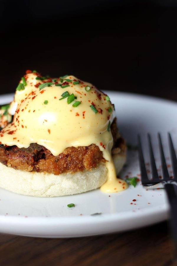 Cajun tuna eggs benedict