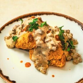 Spiceology Coastal Butter Cheddar Jalapeno Biscuits & Gravy with Black & Bleu Hot Sauce Recipe